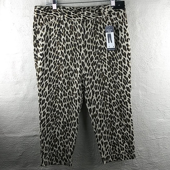 Larry Levine Natural Leopard Print Mid Rise Cuff Hem Slim Leg Cropped Pant - Picture 15 of 15